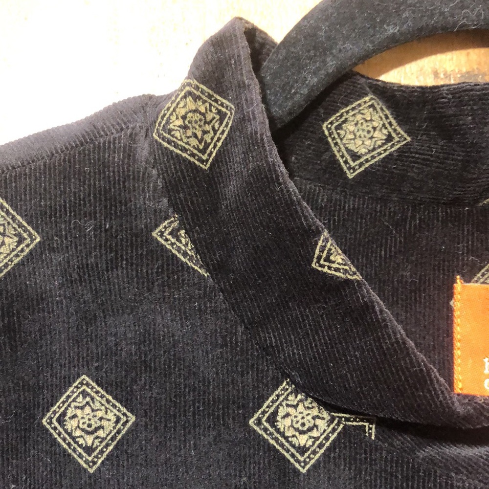 Hearts of Palm Designed and Embroidered Button Blazer - Picture 7 of 11
